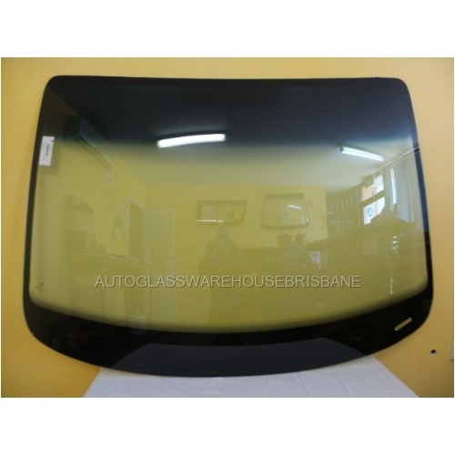 VOLKSWAGEN CADDY LIFE - 08/2005 to 07/2015 -  7SEATER/MAXI VAN - FRONT WINDSCREEN GLASS - ANTENNA,TOP/SIDE MOULD, RETAINER - 1492x1014MM - GREEN - NEW