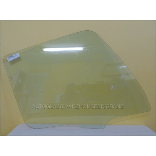 MITSUBISHI FIGHTER FM/FK SERIES 1995 TO 2007 - TRUCK - RIGHT SIDE FRONT DOOR GLASS - 2 HOLES - ACID DAMAGED (SECOND-HAND)