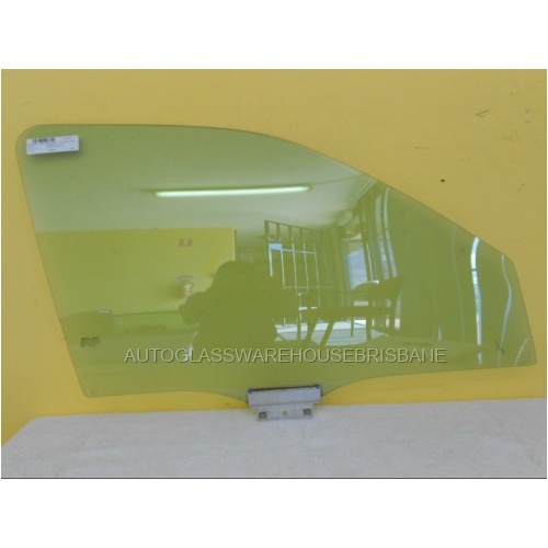 FORD MONDEO HB/HC/HD/HE - 2/1996 to 10/2000 - HATCH/SEDAN/WAGON - DRIVERS - RIGHT SIDE FRONT DOOR GLASS - 1 PLASTIC LUGG - NEW