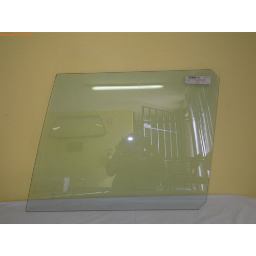 HOLDEN JACKAROO UBS16 LWB - 8/1981 to 4/1992 - 4DR WAGON - DRIVERS - RIGHT SIDE REAR CARGO GLASS - (Second-hand)
