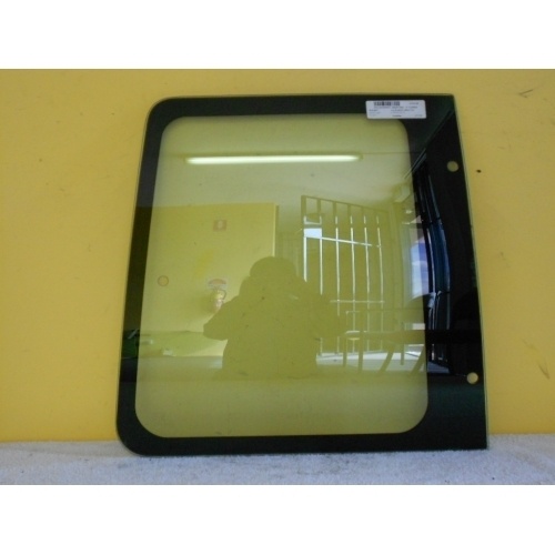 HOLDEN JACKAROO UBS25 - 5/1992 to 12/2003 - 2DR WAGON - RIGHT SIDE FIXED WINDOW GLASS - BEHIND FRONT DOOR (3 HOLES) - GREEN - NEW