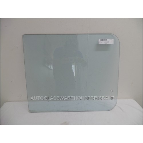 NISSAN URVAN E23 - 8/1980 to 2/1987 - SWB VAN - DRIVERS - RIGHT SIDE FRONT 1/2 GLASS - (REAR UNIT - FRONT PIECE) - 580W X 497H  - (Second-hand)