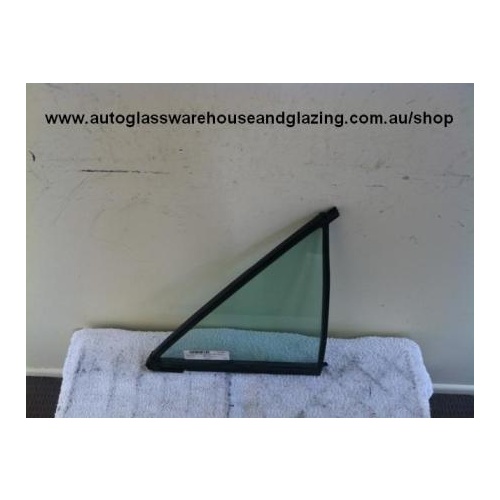 MERCEDES 201  4DR SED 12/84 > 1/94 - DRIVERS - RIGHT SIDE - REAR QUARTER GLASS