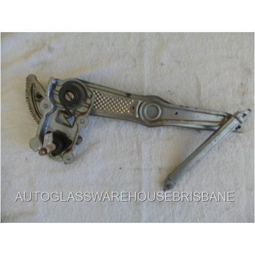 suitable for TOYOTA COROLLA ZE122 - 5DR HATCH - DRIVER - RIGHT FRONT WINDOW REGULATOR - MANUAL - (Second-hand)