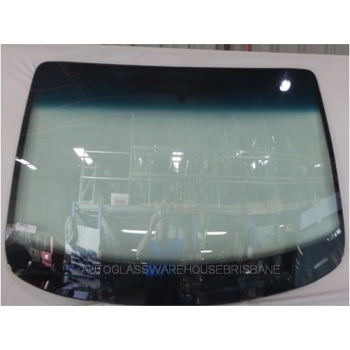 VOLKSWAGEN CADDY LIFE - 05/2005 to 2/2021 - VAN - FRONT WINDSCREEN GLASS - MIRROR PATCH IN SUNSHADE, TOP/SIDE MOULD, RETAINER - GREEN - NEW