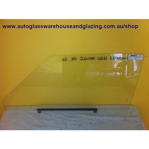 suitable for TOYOTA COROLLA KE30/KE36 - 1974 to 9/1981 - 5DR WAGON- LEFT SIDE FRONT DOOR GLASS - 900MM - (SECOND-HAND)