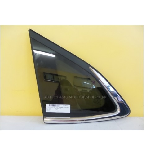 HYUNDAI TUCSON TL - 8/2015 TO 3/2021 - 5DR WAGON - PASSENGER - LEFT SIDE OPERA GLASS - ENCAPSULATED - GENUINE (2 scratches) - (Second-hand)