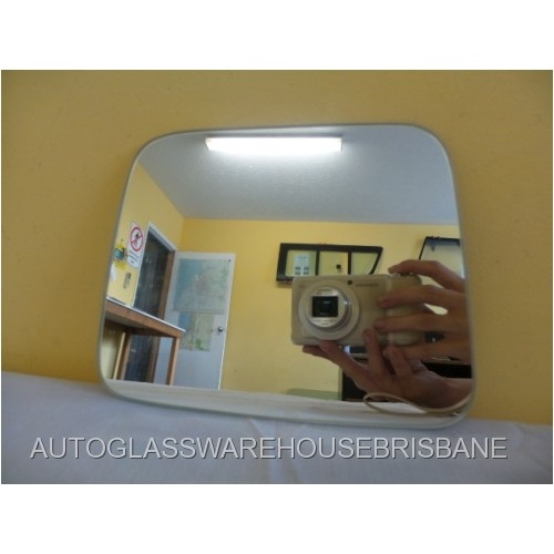 NISSAN NAVARA D21 - 1/1986 to 3/1997 - 2DR/4DR DUAL CAB - PASSENGER - LEFT SIDE MIRROR GLASS - FLAT GLASS ONLY - 180W X 143H - NEW