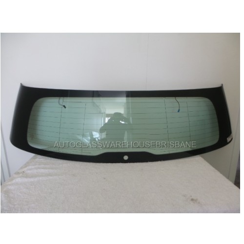MERCEDES B CLASS W246 - 3/2012 TO 9/2018 - 5DR HATCH - REAR WINDSCREEN GLASS - HEATED - (VERY LIMITED STOCK) - NEW