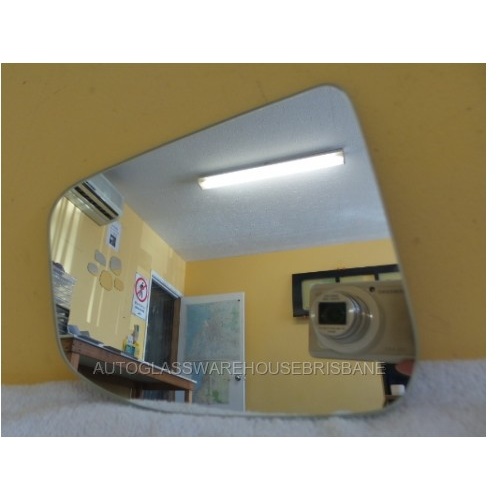 NISSAN ELGRANDE E51 - 2002 to 2004 - PEOPLE MOVER - PASSENGERS - LEFT SIDE MIRROR - FLAT GLASS ONLY (150h x 177w) - NEW