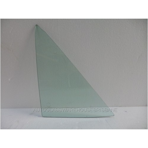 FORD ESCORT MK 11 - 1974 TO 1981 - 2DR COUPE - DRIVERS - RIGHT SIDE FRONT QUARTER GLASS - GREEN