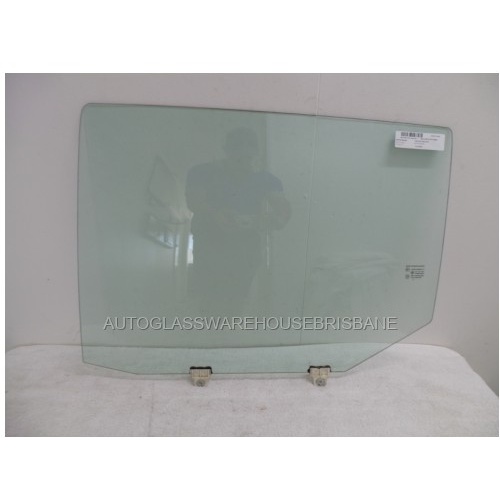 MITSUBISHI TRITON MQ - 4/2015 to CURRENT - 4DR DUAL CAB UTE - PASSENGERS - LEFT SIDE REAR DOOR GLASS (WITH FITTING) - GREEN - NEW