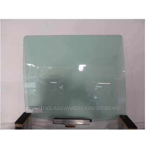 MERCEDES 124 - 1986 TO 1990 - 5DR WAGON - DRIVER - RIGHT SIDE REAR DOOR GLASS - (Second-hand)