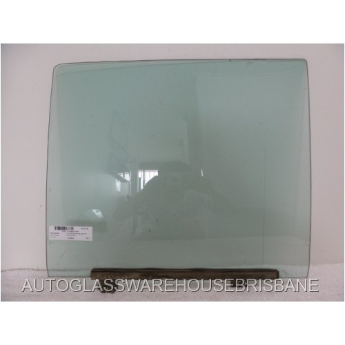 MERCEDES 116 280SE - 1972 to 12/1979 -  4DR SEDAN - DRIVER - RIGHT SIDE REAR DOOR GLASS - (550w) - (Second-hand)