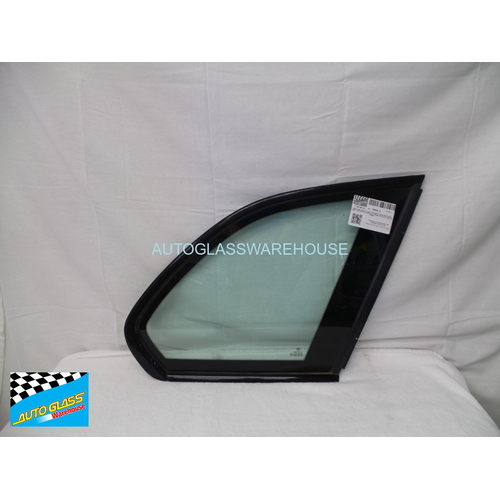 BMW X5 E53 - 9/2000 to 3/2007 - 4DR WAGON - RIGHT SIDE CARGO GLASS - GENUINE WITH ENCAPSULATION (BLACK MOULD) - (SECOND-HAND)