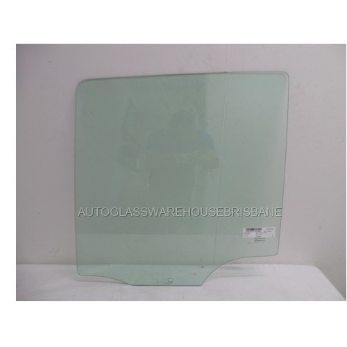 MERCEDES ML CLASS ML 163 - 9/1998 to 8/2005 - 4DR WAGON - LEFT SIDE REAR DOOR GLASS - NEW - (1 HOLE)
