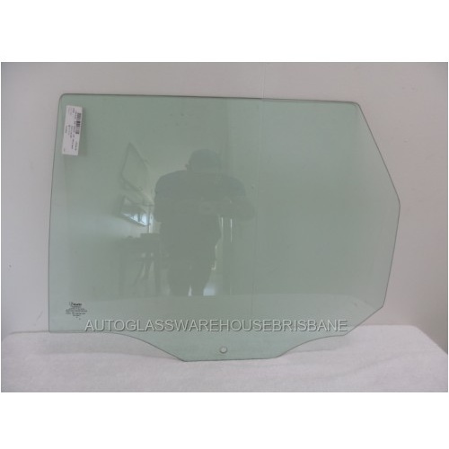 FORD FOCUS LR - 9/2002 to 5/2005 - 5DR WAGON - LEFT SIDE REAR DOOR GLASS - (Second-hand)