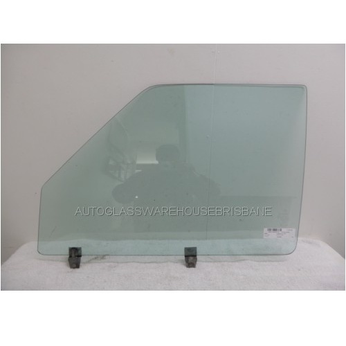 BMW 5 SERIES E12 - 1972 to 1981 - 4DR SEDAN - LEFT SIDE FRONT DOOR GLASS - (NO MIRROR) - GREEN - (Second-hand)