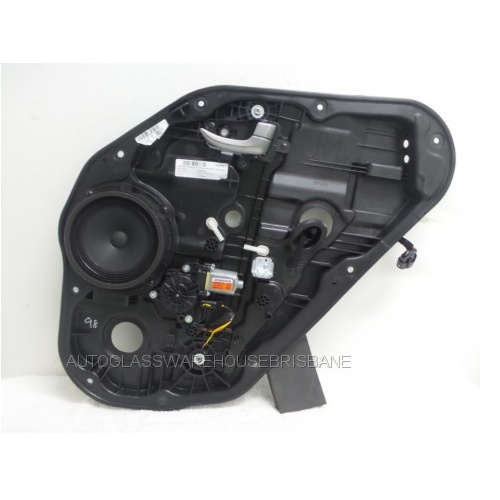 HYUNDAI i30 GD - 5/2012 to CURRENT - 5DR HATCH - RIGHT SIDE REAR WINDOW REGULATOR - ELECTRIC - PANEL ASSY PLASTIC - (Second-hand)