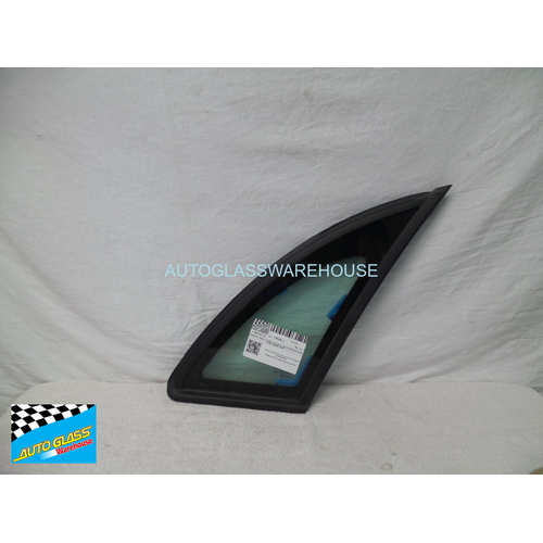 CITROEN C5 - 6/2001 to 8/2008 - 5DR HATCH - RIGHT SIDE REAR OPERA GLASS - GREEN - NEW