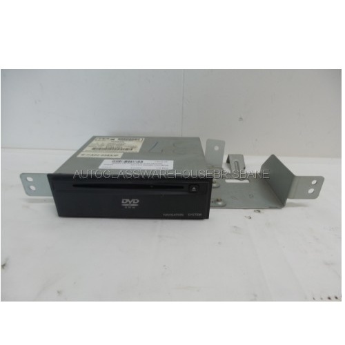 NISSAN SKYLINE V35 - 2001 to 2007 - 4DR SEDAN - DVD ROM PLAYER - GENUINE - (Second-hand)