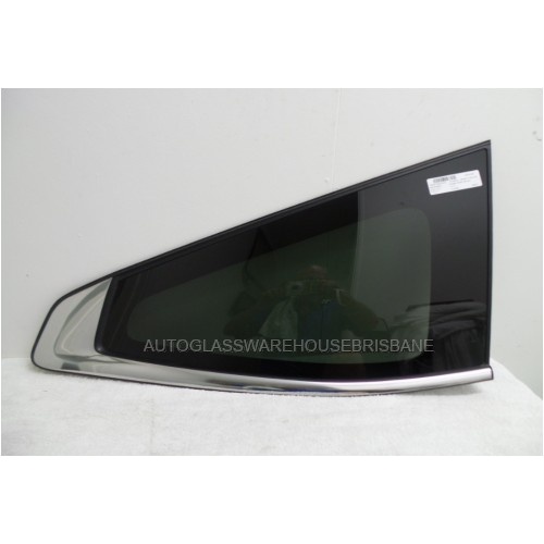 MITSUBISHI PAJERO SPORT QE - 10/2015 TO CURRENT - 5DR WAGON - RIGHT SIDE REAR CARGO GLASS (ORIGINAL PART) - PRIVACY TINT - (Second-hand)