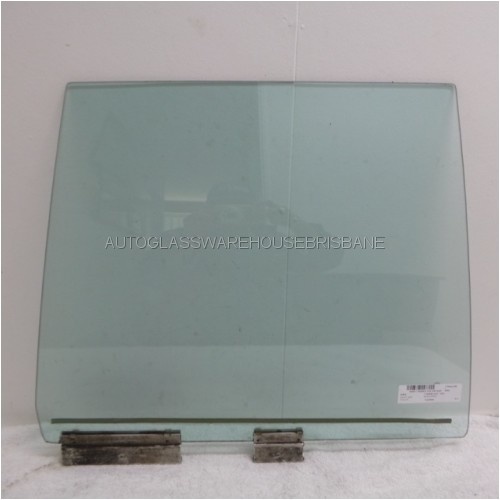 BMW 7 SERIES E32 - 3/1987 to 5/1995 - 4DR SEDAN - DRIVER - RIGHT SIDE REAR DOOR GLASS - GREEN - (Second-hand)