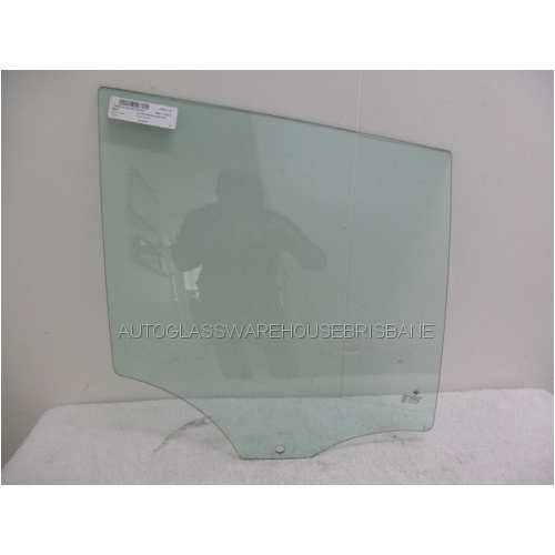 BMW X1 E84 - 3/2010 to 10/2015 - 4DR WAGON - RIGHT SIDE REAR DOOR GLASS - 1 HOLE - NEW
