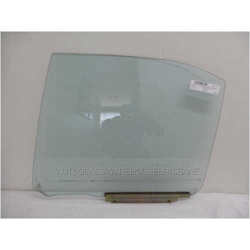 suitable for TOYOTA SPRINTER AE101 - 1994 to 1999 - SEDAN LEFT SIDE REAR DOOR GLASS - GREEN - (Second-hand)