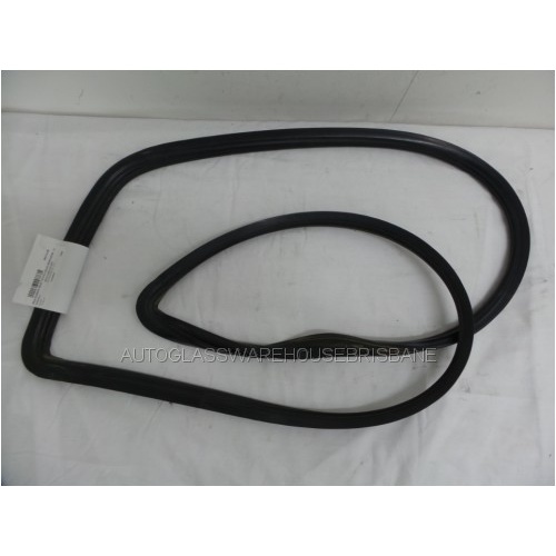 suitable for TOYOTA HILUX RZN140 - 10/1997 to 3/2005 - DUAL/XTRA CAB - REAR WINDSCREEN RUBBER - (Second-hand)