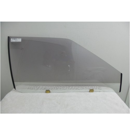 NISSAN GAZELLE - 1984 TO 1988 - 2DR HATCH - RIGHT SIDE FRONT DOOR GLASS - 1000w x 515h - (Second-hand)