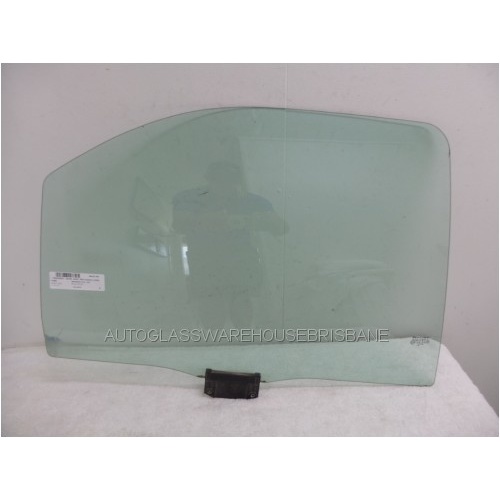 FORD MONDEO HA/HB - 7/1995 to 11/1996 - SEDAN/HATCH - RIGHT SIDE REAR DOOR GLASS - (1 PLASTIC LUGG) - (Second-hand)
