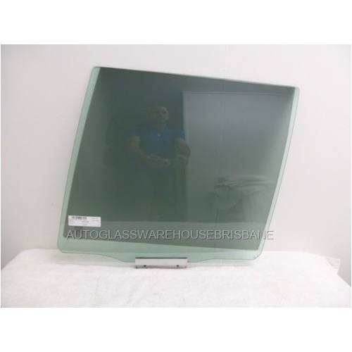 VOLVO XC90 DZ - 9/2003 to 2/2015 - 5DR WAGON - LEFT SIDE REAR DOOR GLASS - GREEN - (Second-hand)