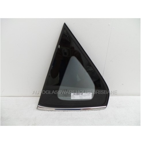 NISSAN PULSAR C12 - 5/2013 to 12/2016 - 5DR HATCH - PASSENGERS - LEFT SIDE REAR OPERA GLASS - CHROME MOULD - (Second-hand)
