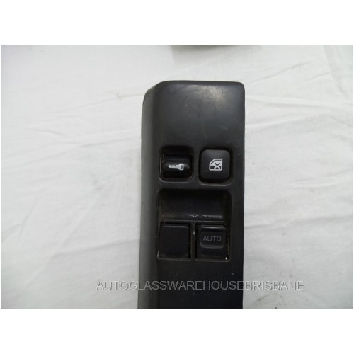 NISSAN SKYLINE R33 - 1/1993 to 1/1998 - 2DR COUPE - RIGHT SIDE FRONT DOOR SWITCH POWER WINDOW - 25401 22U00 - SERIES (BLACK PLUG 11 PIN) - (Second-han