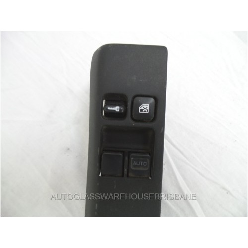 NISSAN SKYLINE IMPORT R33 - 1993 - 2DR COUPE - RIGHT SIDE FRONT DOOR SWITCH POWER WINDOW - 25401 25U10 - SERIES (BLACK PLUG12 PIN) - (Second-hand)