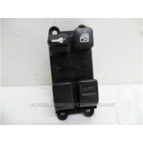 NISSAN SKYLINE R33 - 1/1993 to 1/1998 - 2DR COUPE - RIGHT SIDE FRONT DOOR SWITCH POWER WINDOW - 25401 26U10 - SERIES (BLACK PLUG 8 PIN) - (Second-hand
