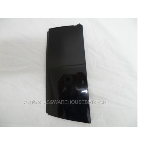 NISSAN 350Z Z33 - 12/2002 to 4/2009 - 2DR COUPE - RIGHT SIDE PILLAR MOULD - 76890 CD000 - (Second-hand)