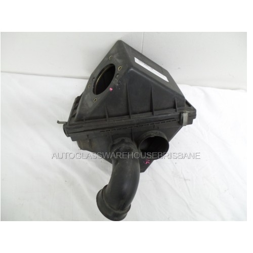 NISSAN SILVIA S15/200SX - 11/2000 to 2003 - 2DR COUPE - AIR BOX - NON TURBO MODEL - 11625 - (Second-hand)
