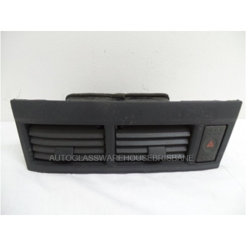 NISSAN SKYLINE R34 IMPORT - 1/1998 to 1/2001 - 4DR SEDAN - AIR CONDITIONING VENT -68750-AA005 - (Second-hand)