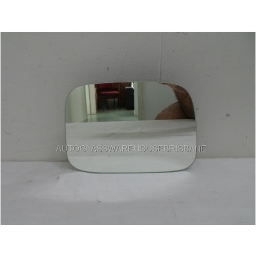 VOLKSWAGEN CADDY SWB - 2/2005 to 11/2015 - LEFT SIDE MIRROR - FLAT GLASS ONLY WITH BACKING PLATE (143MM WIDE X 200MM HIGH) - (Second-hand)
