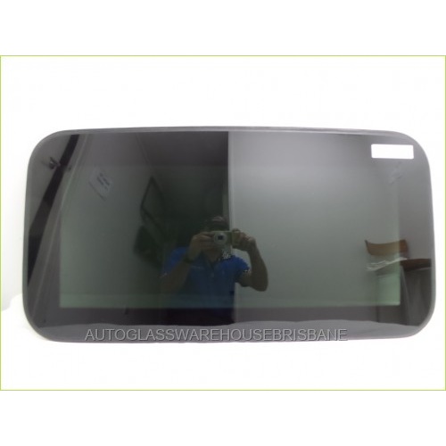 NISSAN SKYLINE V35 - 1/2001 to 1/2007 - 2DR COUPE - SUNROOF GLASS - 870 X 455 - (Second-hand)