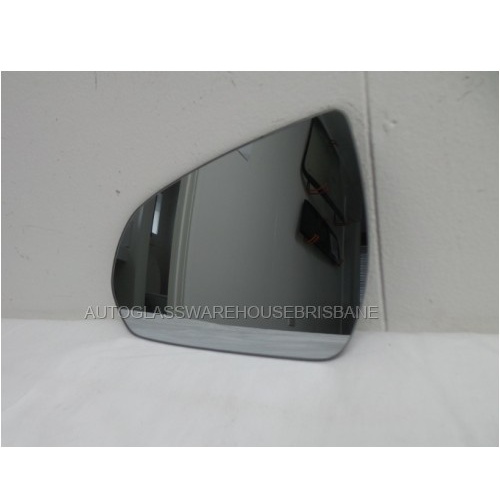 HYUNDAI i30 PD - 6/2017 to CURRENT - 5DR HATCH - LEFT SIDE MIRROR - CURVED GENUINE GLASS ONLY - 175 mm WIDE X 120mm - (Second-hand)