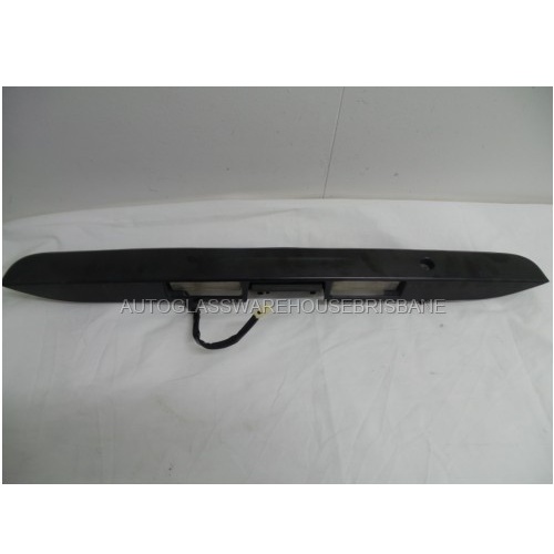 suitable for TOYOTA HIACE 200 SERIES - 4/2005 to 4/2019 - LWB TRADE VAN - GARNISH - 76801-26210/40 - (Second-hand)