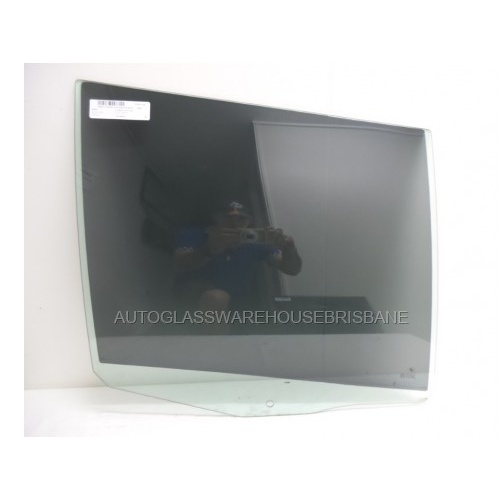 BMW 5 SERIES E39 - 5/1996 to 1/2003 - 4DR WAGON - RIGHT SIDE REAR DOOR GLASS - (Second-hand)