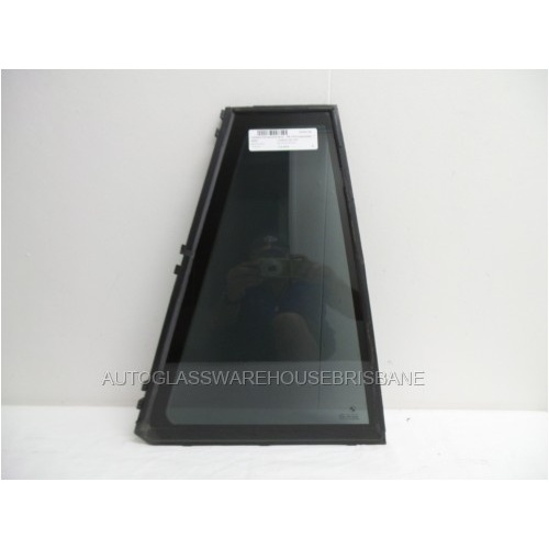 BMW 5 SERIES E39 - 5/1996 to 1/2003 - 4DR WAGON - RIGHT SIDE REAR QUARTER GLASS - ENCAPSULATED - GLUE IN - (Second-hand)