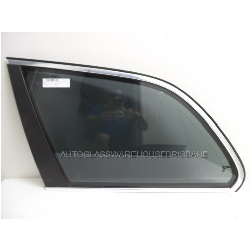 BMW 5 SERIES E39 - 5/1996 to 1/2003 - 4DR WAGON - LEFT SIDE REAR CARGO GLASS - ENCAPSULATED WITH ANTENNA - (Second-hand)