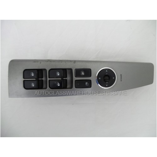 HYUNDAI SANTA FE CM - 5/2006 to 08/2012 - 5DR WAGON - DRIVERS - RIGHT SIDE POWER SWITCH WINDOW - 93570-28930BS - SECOND-HAND