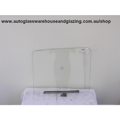LADA NIVA 2WD - 7/1983 to 1998 - 2DR WAGON - LEFT SIDE FRONT DOOR GLASS - (Second-hand)