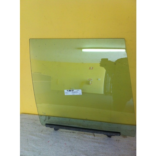 HOLDEN COMMODORE VB/VC/VH/VK/VL - 11/1978 TO 8/1988 - 4DR WAGON  - DRIVERS - RIGHT SIDE REAR DOOR GLASS - (CLEAR) (Second-hand)